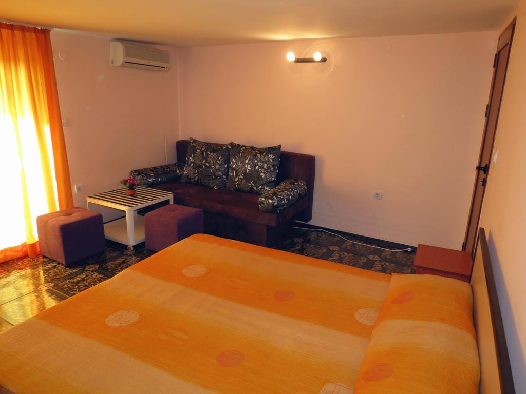 Family Hotel Lebed Nessebar Eksteriør billede